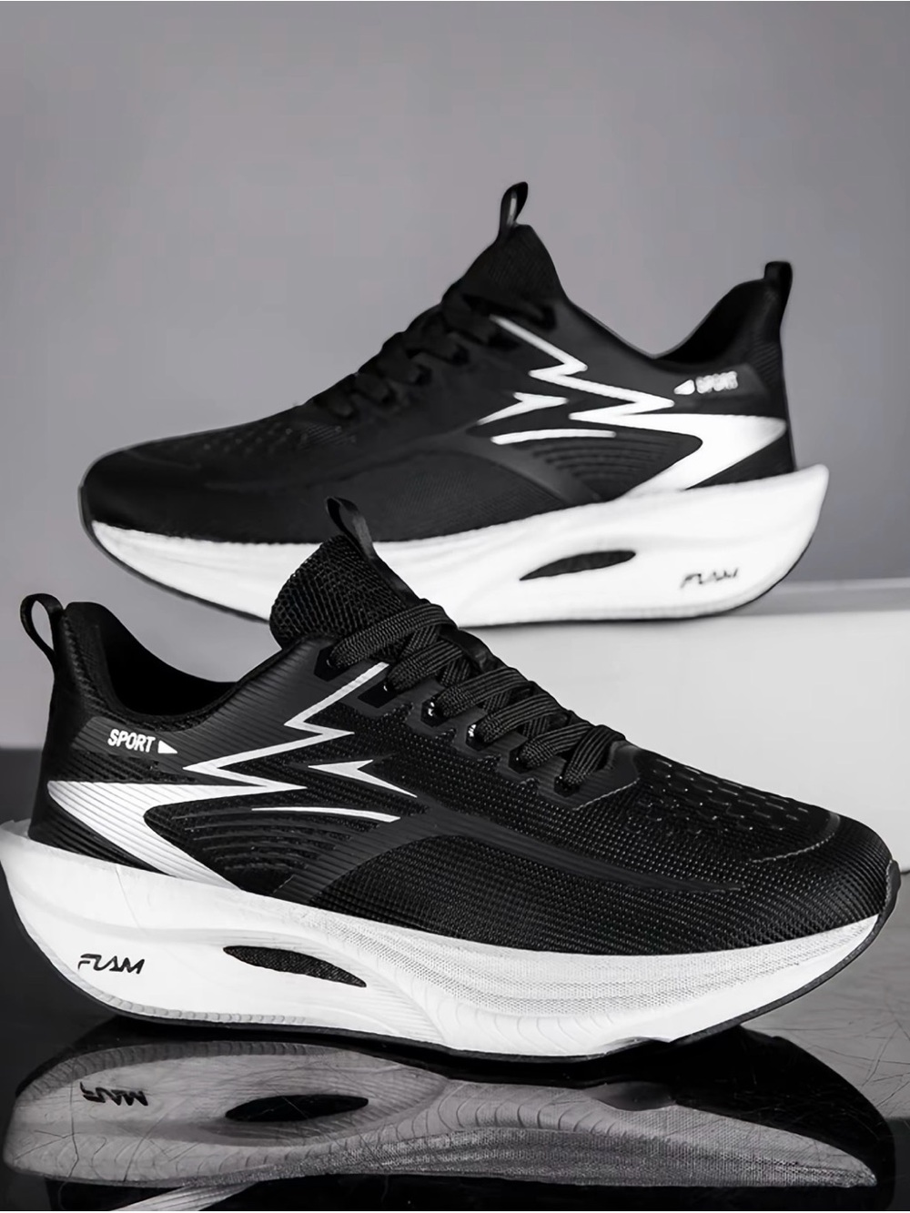 Sporto Black and White Men's Athletic Trainers